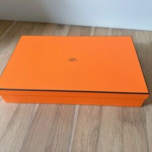 Authentic Hermès empty Box size 15*9*2.5